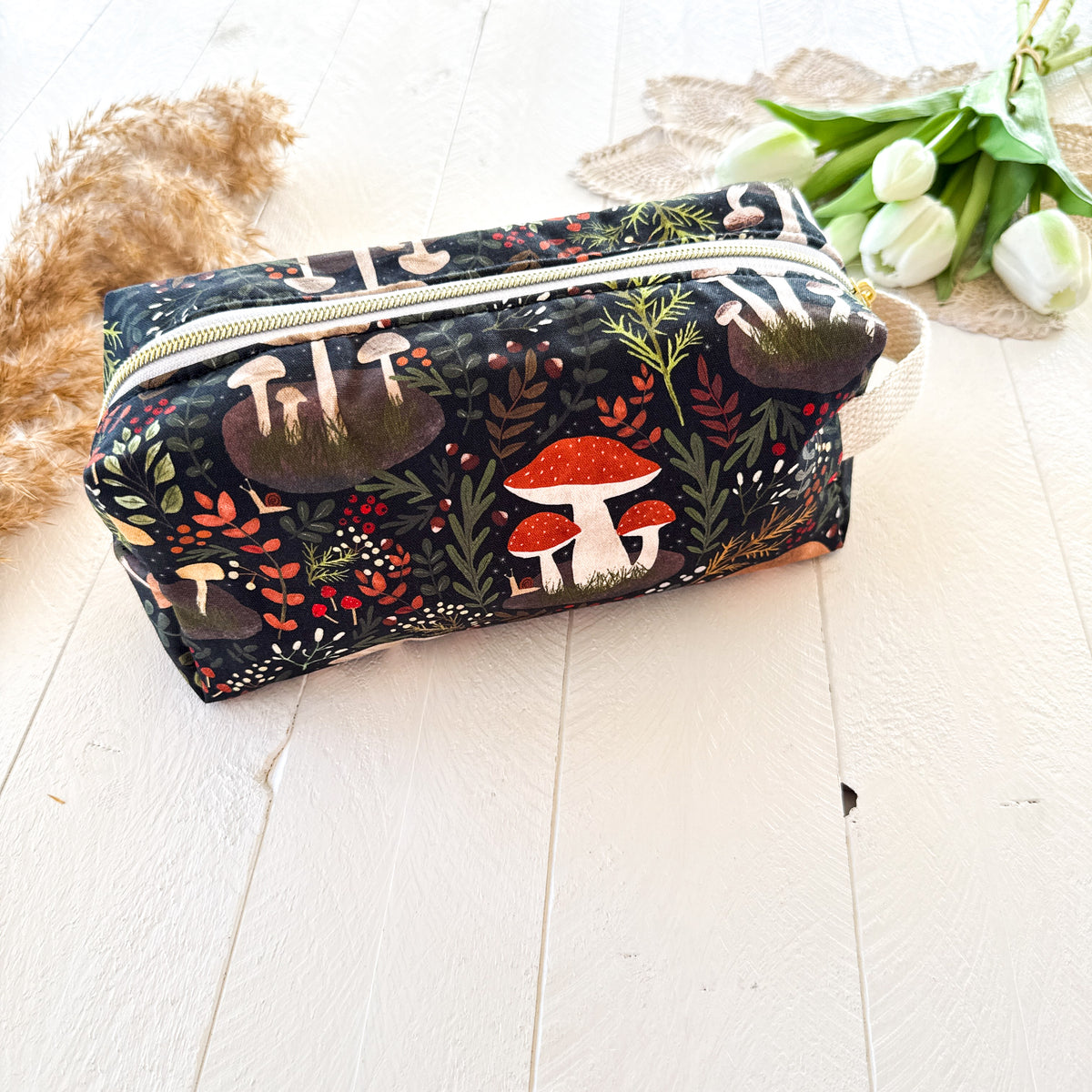 Boxy Windsor Zipper Pouch - Mushrooms